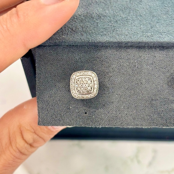 David Yurman Petite Albion Stud Earrings - Picture 4 of 9